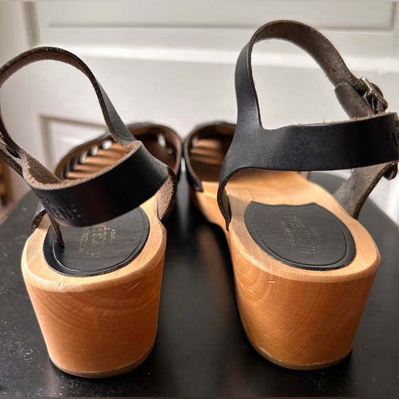 Swedish Hasbeens Woven Black Low Heel Clogs - Picture 9 of 10